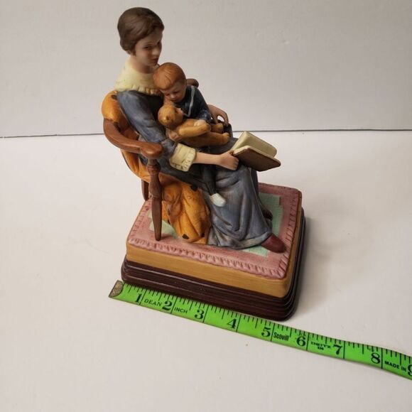 Norman Rockwell 1985 Music Box "Bed Time" - Picture 8 of 8